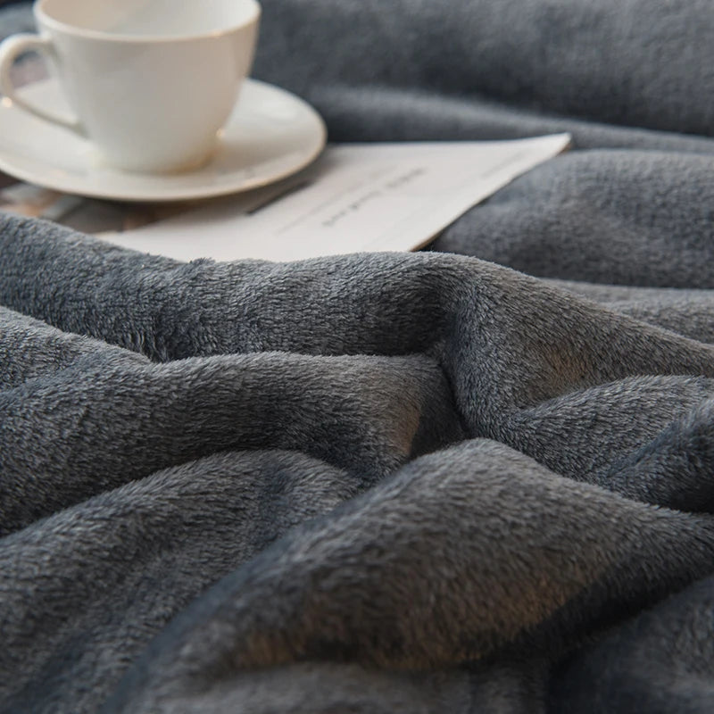 Premium Wool Throw Blanket – Double-Sided Warm Winter Duvet Cover for Bed, Sofa & Camping