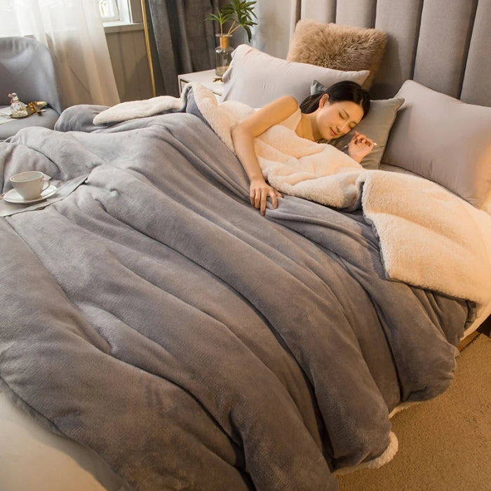 Premium Wool Throw Blanket – Double-Sided Warm Winter Duvet Cover for Bed, Sofa & Camping